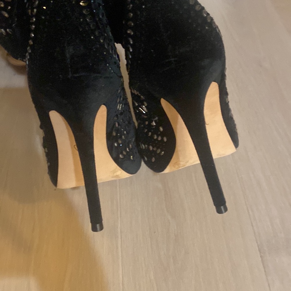 Vince Camuto Imagine booties -never worn, just collecting dust, no box. Size 7 - Picture 5 of 11